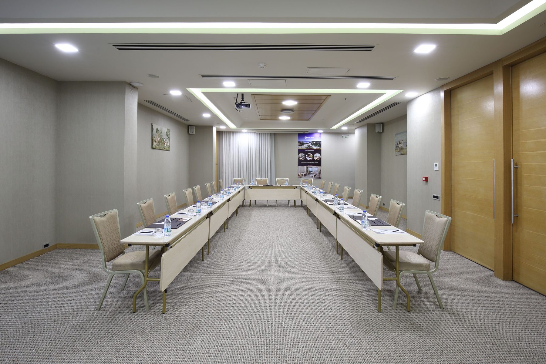 Kurumsal ofis ve yönetim katı uygulaması