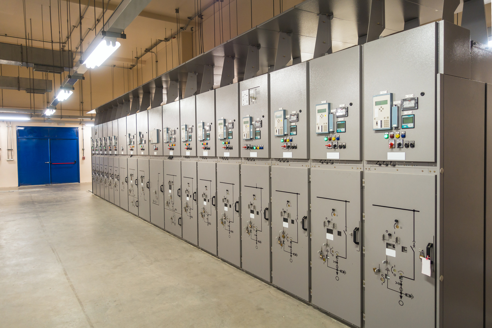 Elektrik dağıtım ve kontrol panoları sırası
